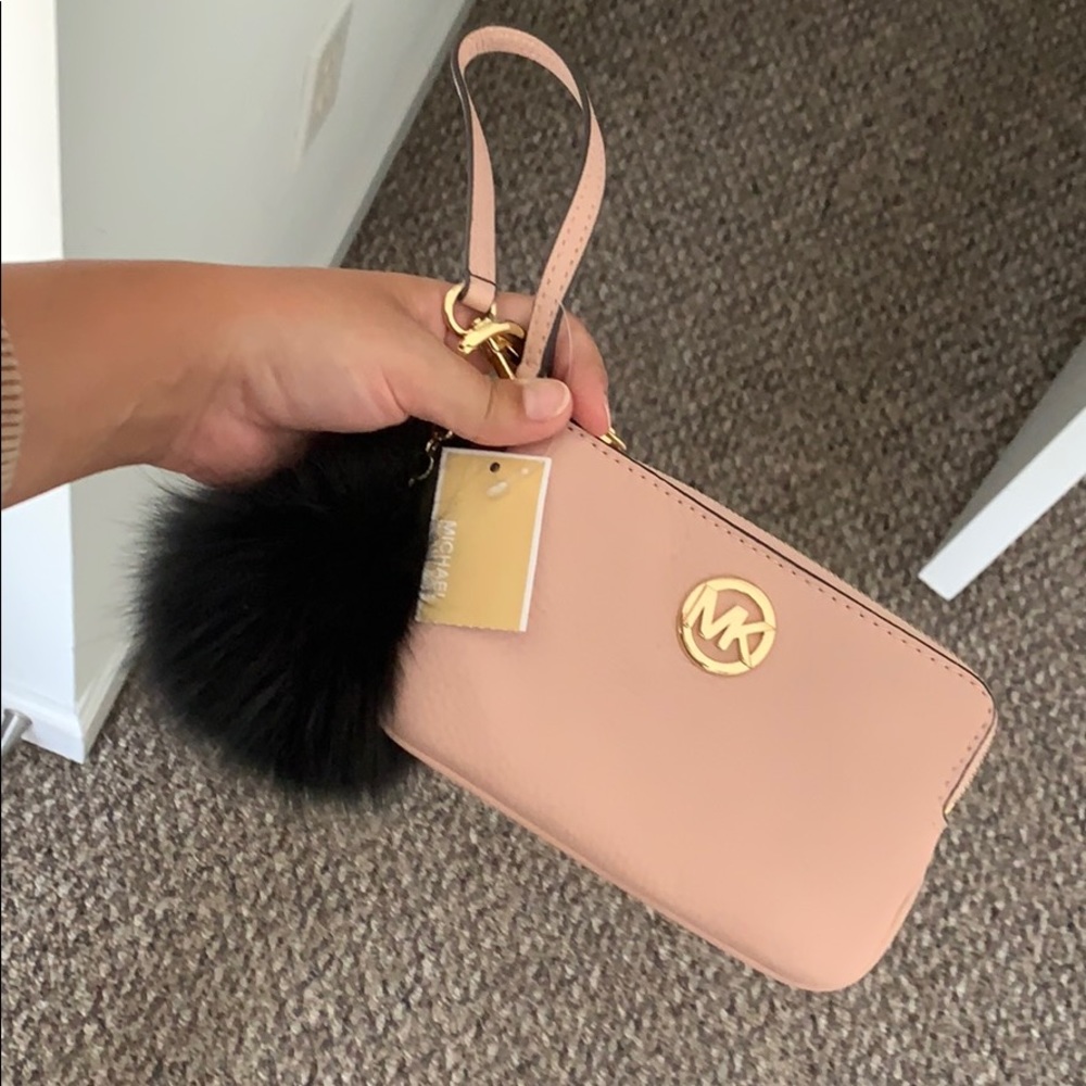 Michael kors wristlet